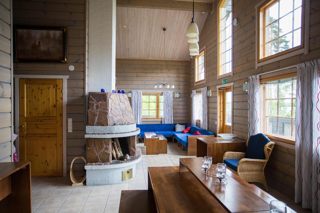 Kuus-Hukkala Hotel Harkala  Екстериор снимка